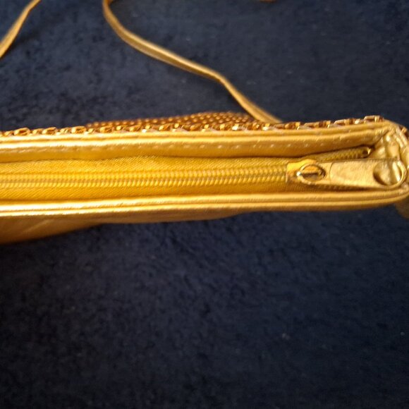 Shakira Vintage Gold Mesh Crossbody Evening Bag - Picture 5 of 12